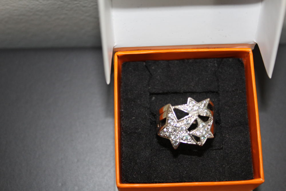Bague argent 925 et oxydes de zirconium Bijoux et montres
