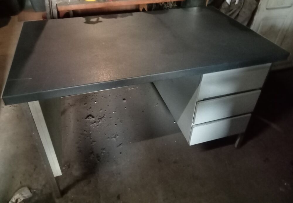 Bureau m&eacute;tal Meubles