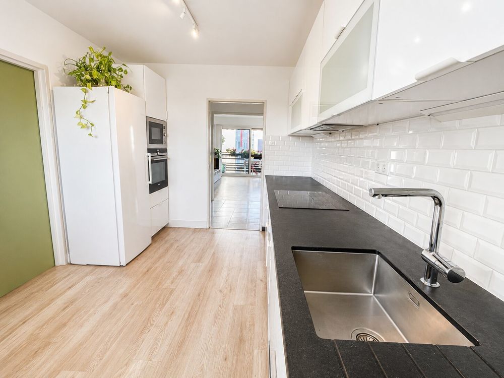 Vente Appartement Hoenheim  108 m²,dernier étage, 2 balcons, garage et parking Hoenheim
