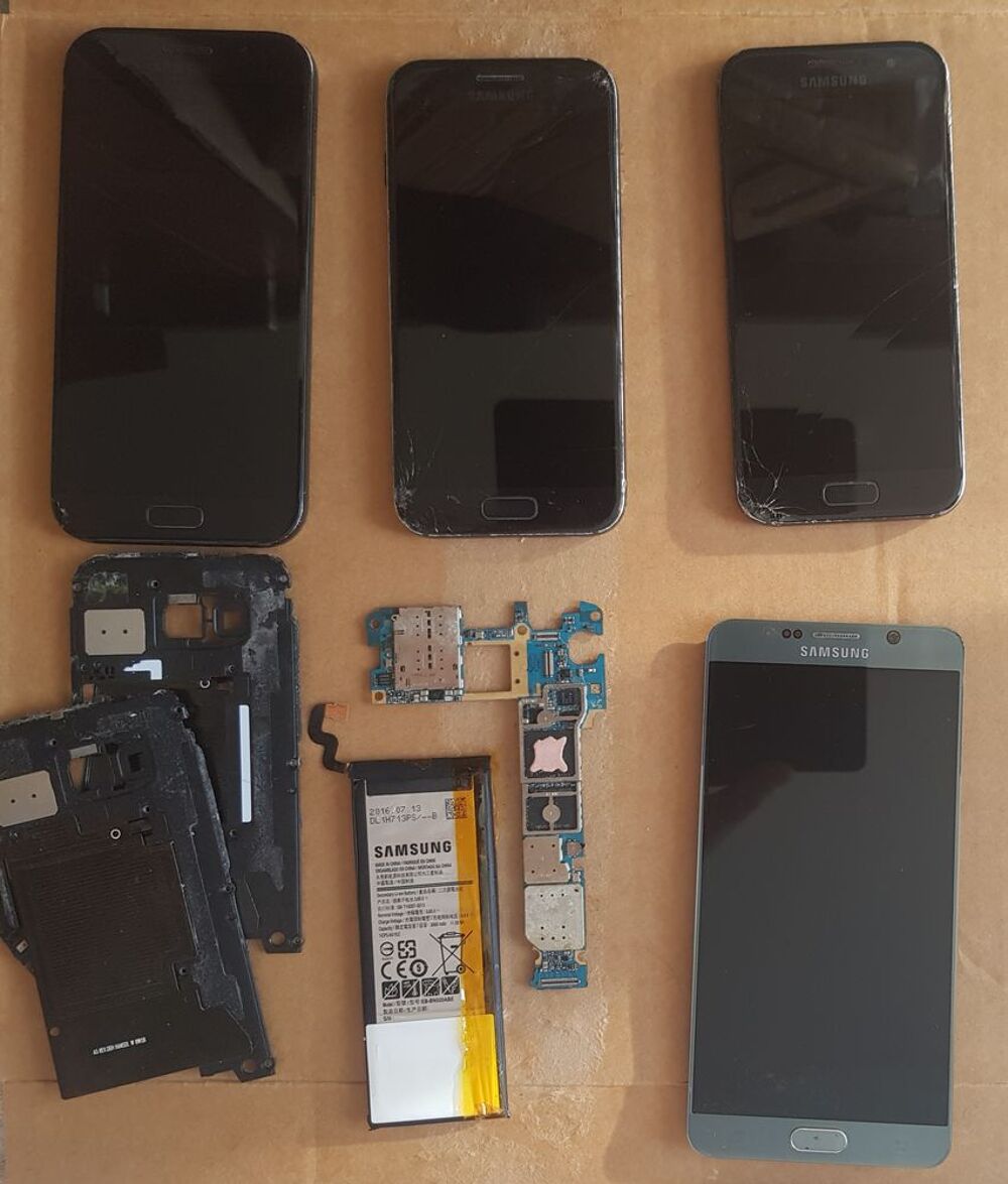 Lot tablettes pour pi&egrave;ces 17 Téléphones et tablettes