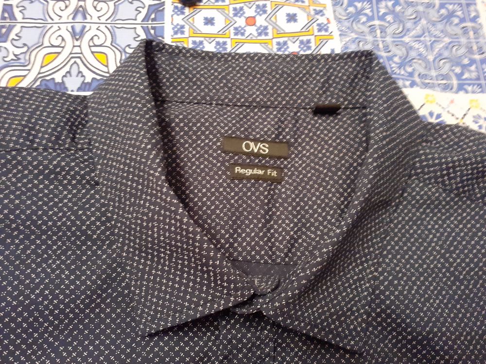 Chemises manches longues pour homme en taille XXL non port&eacute;. Vêtements