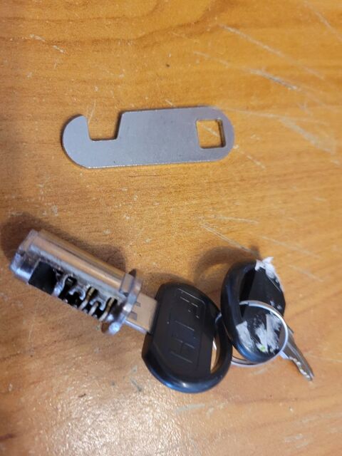 Serrure standard bo�te aux lettres neuve 10 Montb�liard (25)