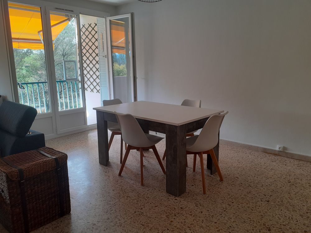 Table + 4 chaises Meubles