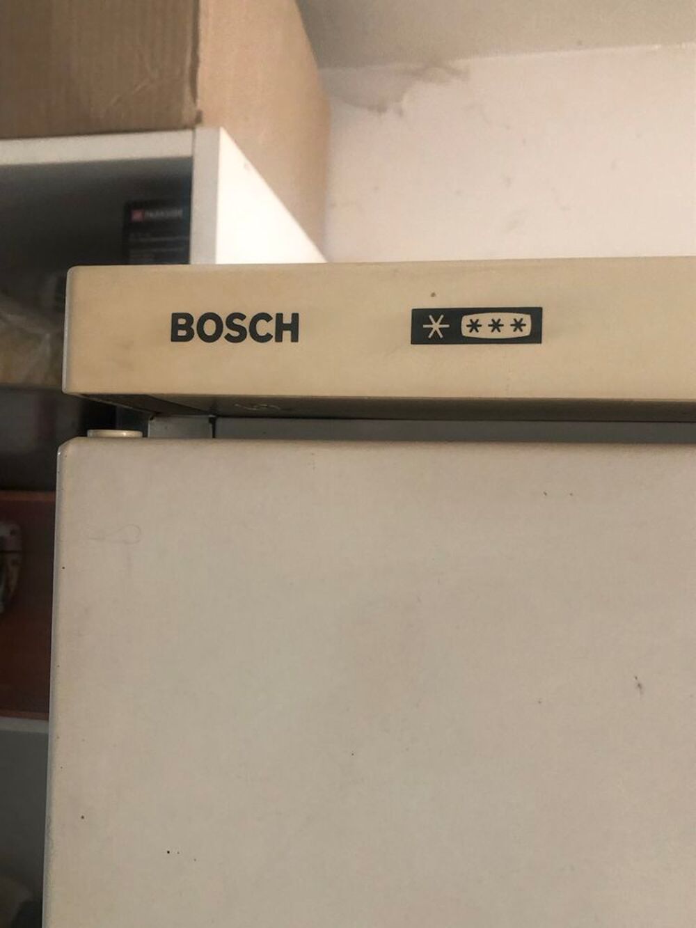 Cong&eacute;lateur BOSCH 8 niveaux Electroménager