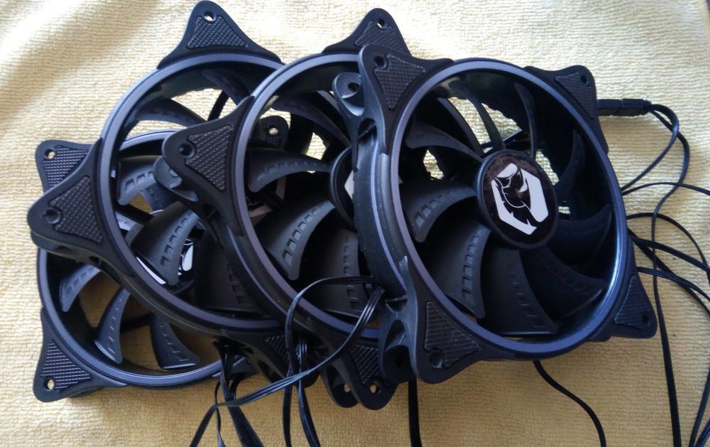 il me reste 2 Ventilateurs PC Empire Gaming Matériel informatique