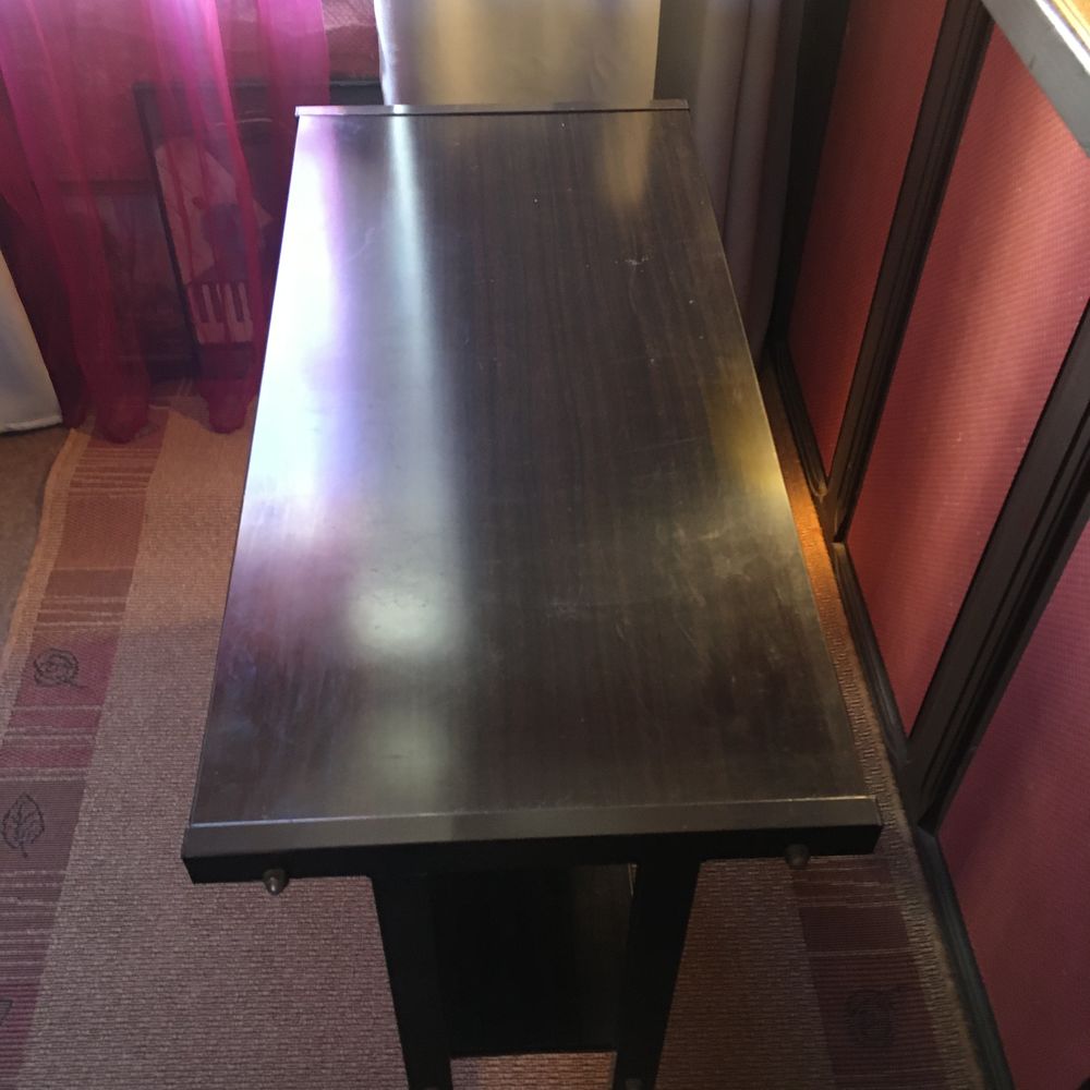 Table t&eacute;l&eacute; &agrave; roulettes Meubles