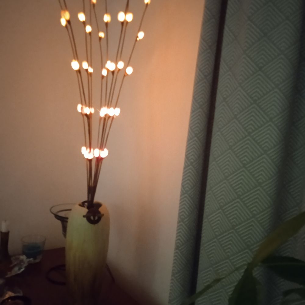Lampe &agrave; poser 9 branches led support ceramique beige et marr Décoration