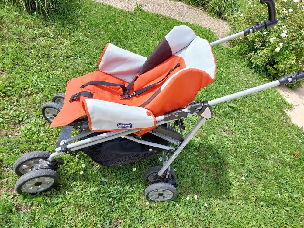 Poussette b&eacute;b&eacute; 4 roues Pu�riculture