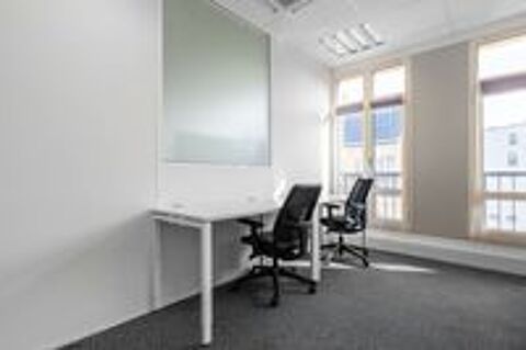   Espace de bureau privé pour 3 personnes à Paris Republique   