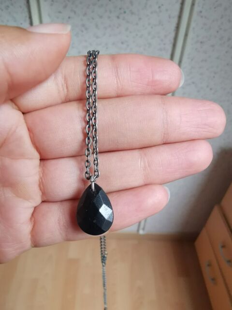Collier noir sans marque, jamais port. 5 Villemomble (93)