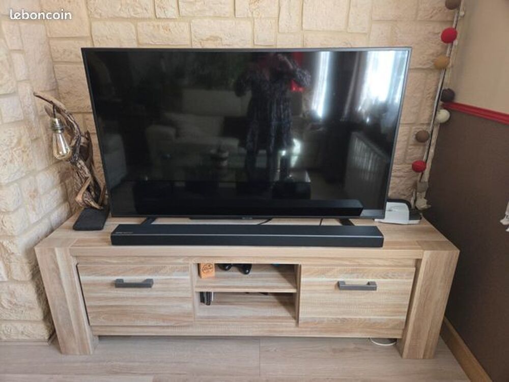 Meuble TV bois clair avec rangements Meubles