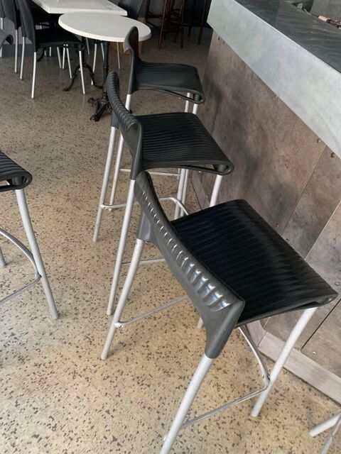 MOBILIER DE RESTAURANT CHAISES TABLES ECT 20 42300 Roanne