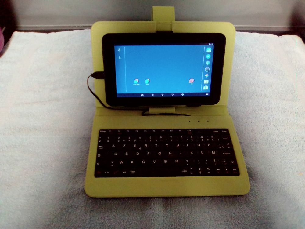 Tablette "Klipad" Mod&egrave;le "1745" Matériel informatique