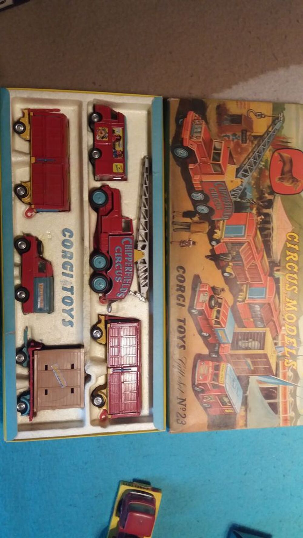 Lot de 9 v&eacute;hicules de Cirque CORGI TOYS Jeux / jouets