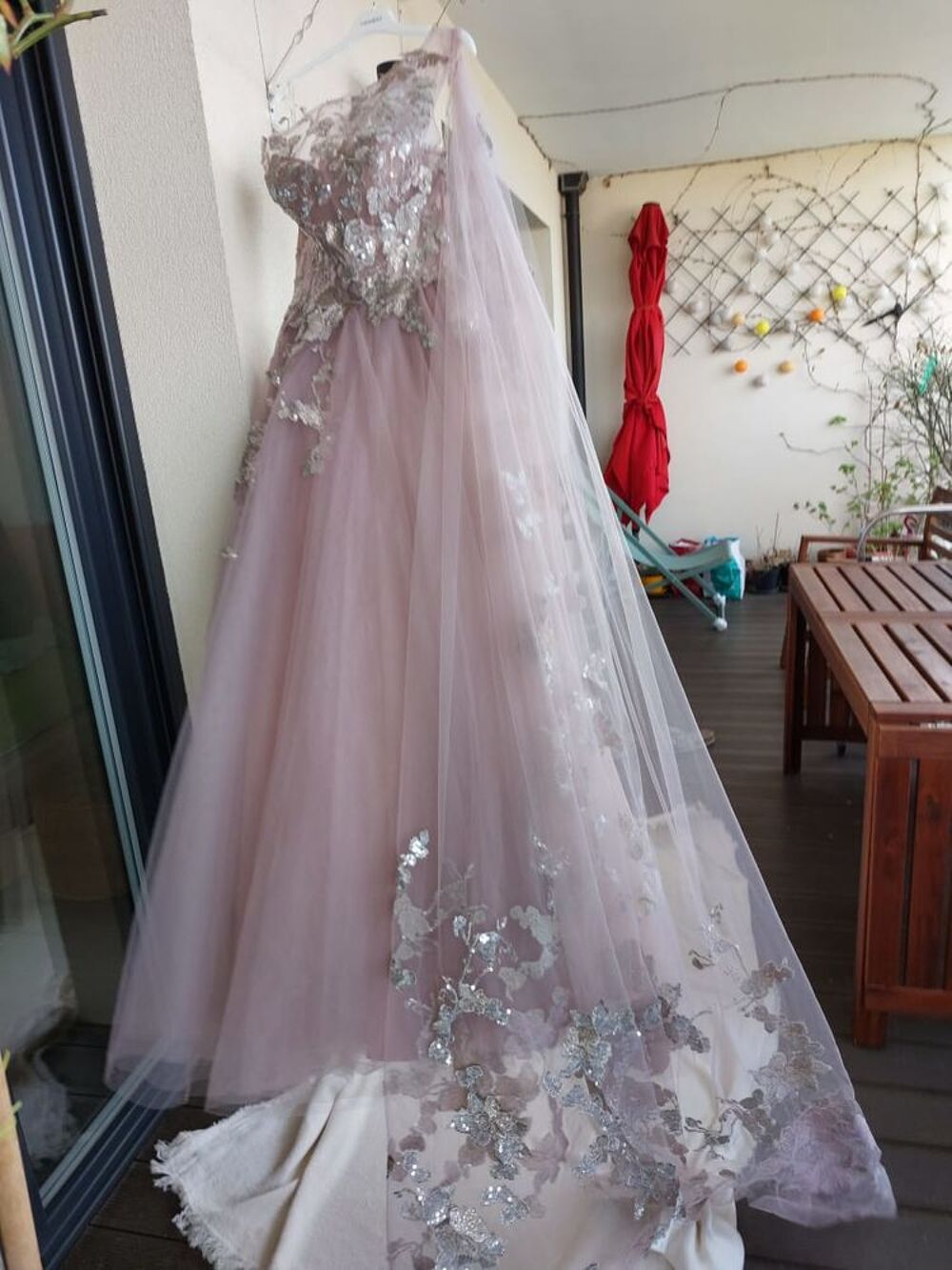 Robe de soir&eacute;e ou mariage tarek ediz Vtements