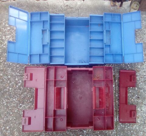 2 boites � outils 8 Beauchamp (95)