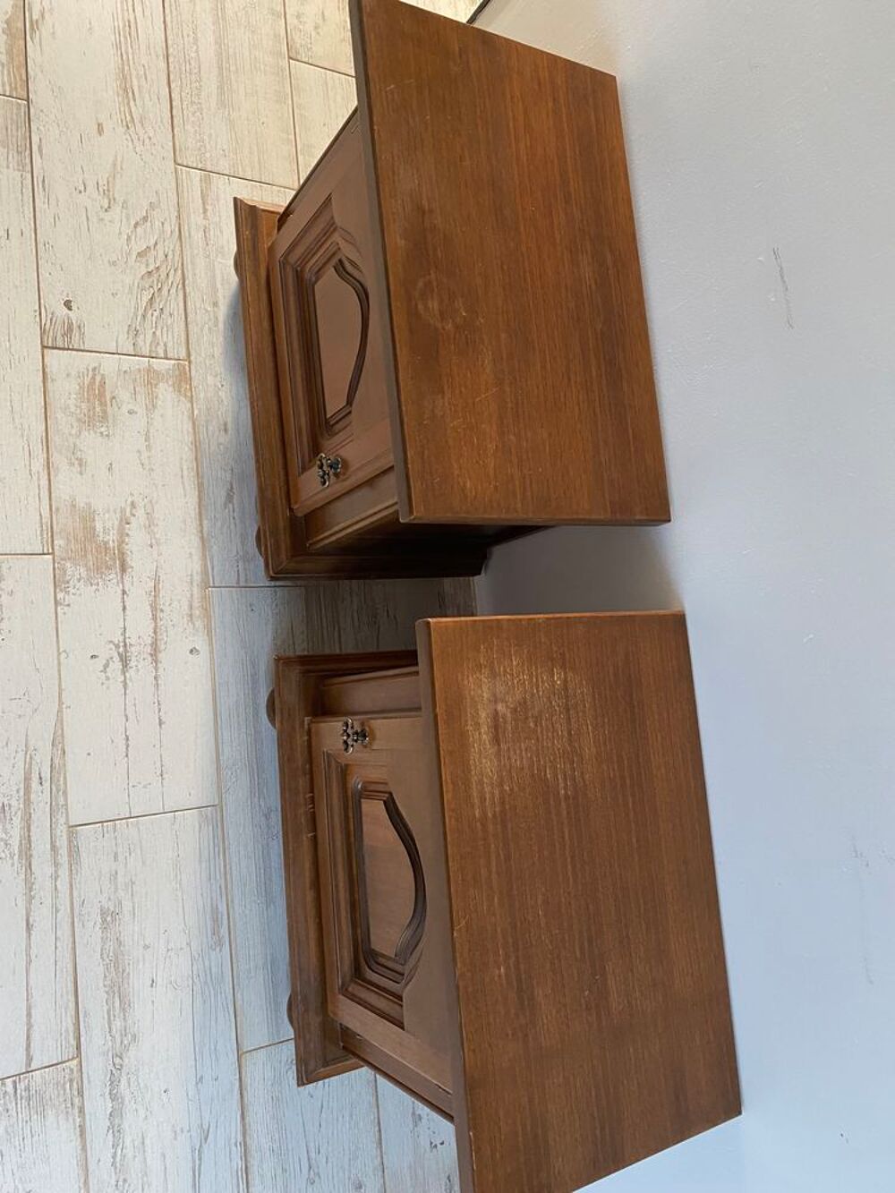 2 tables de chevet Meubles