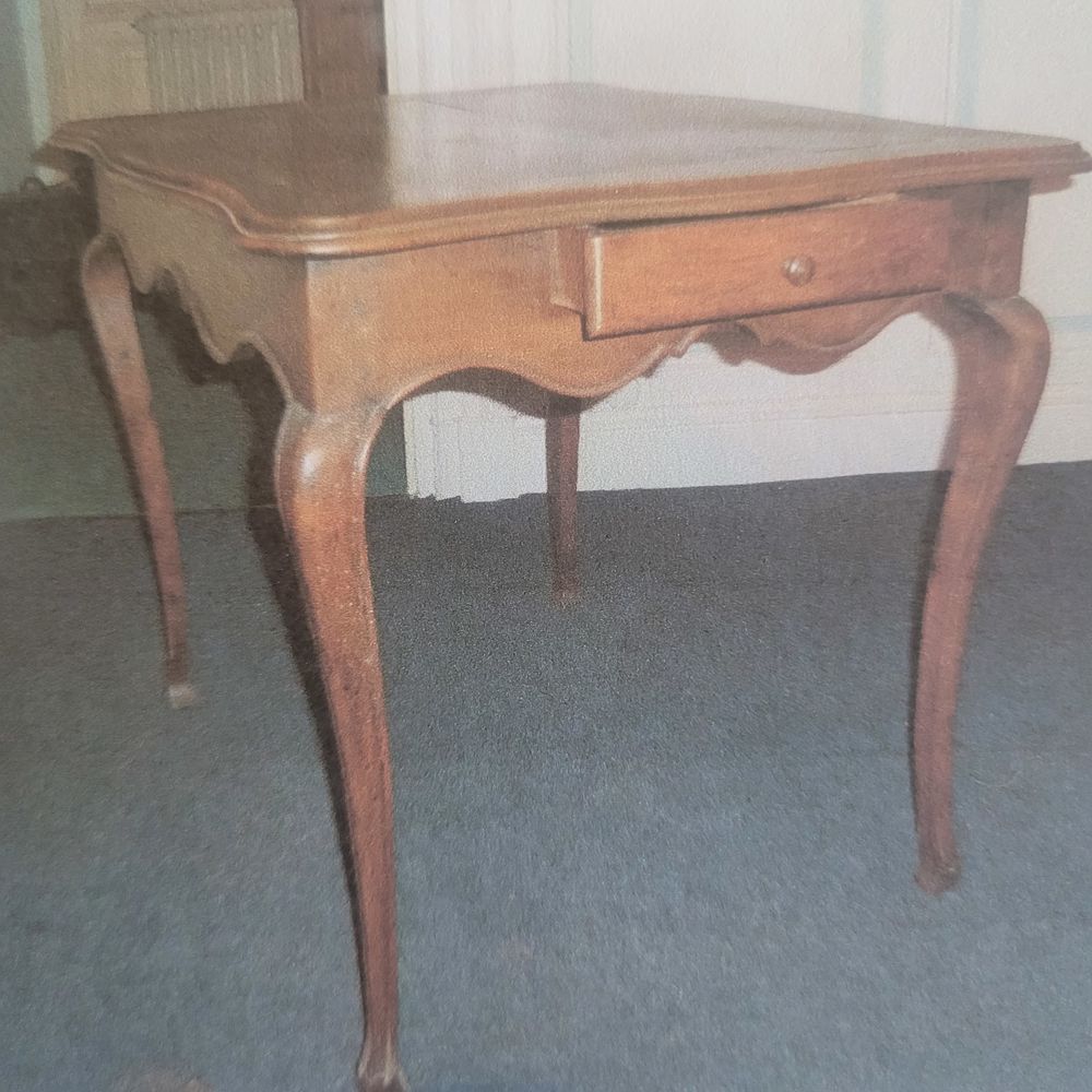 TABLE LOUIS XV / BERCEAUX LIMOUSIN Meubles