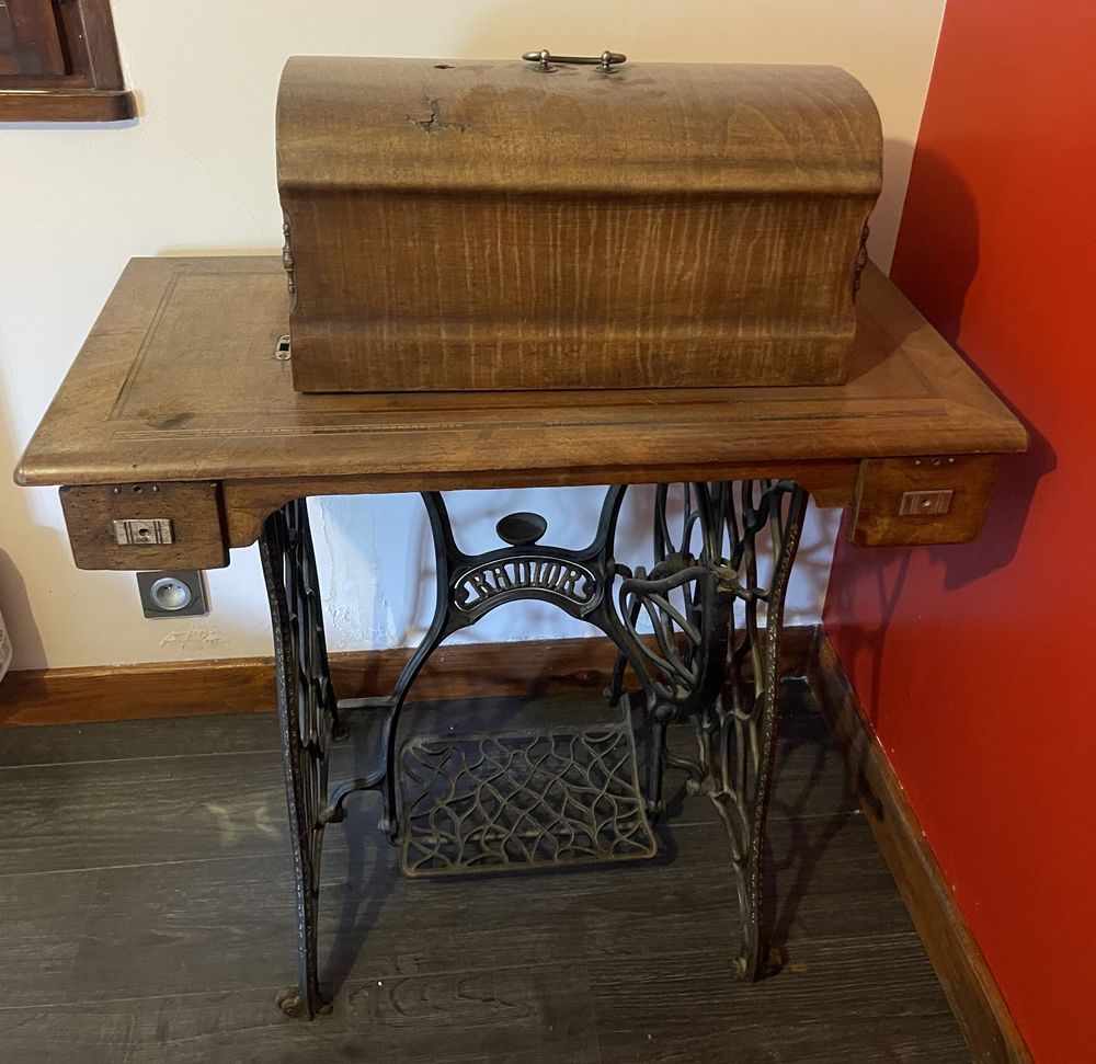 machine &agrave; coudre Meubles