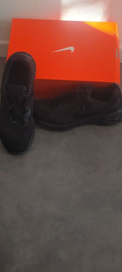 BASKET NIKE 40 Vincennes (94)