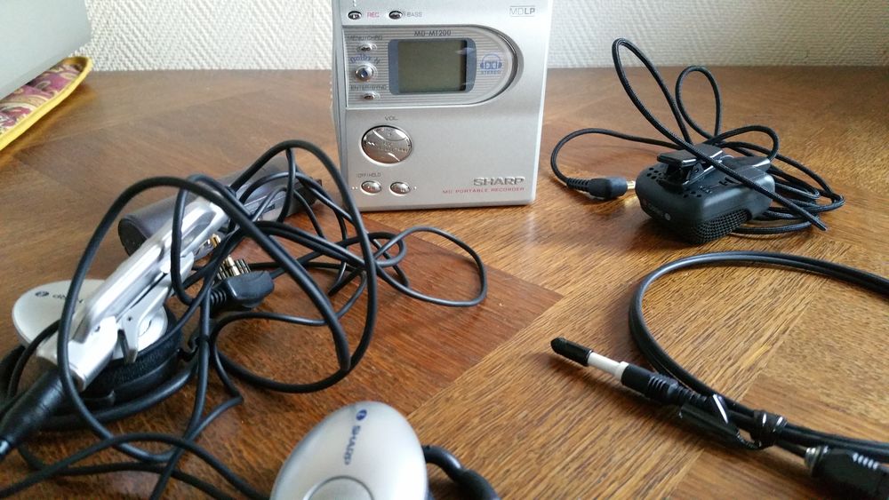 Lecteur Enregistreur mini disc portable SHARP Matériel informatique
