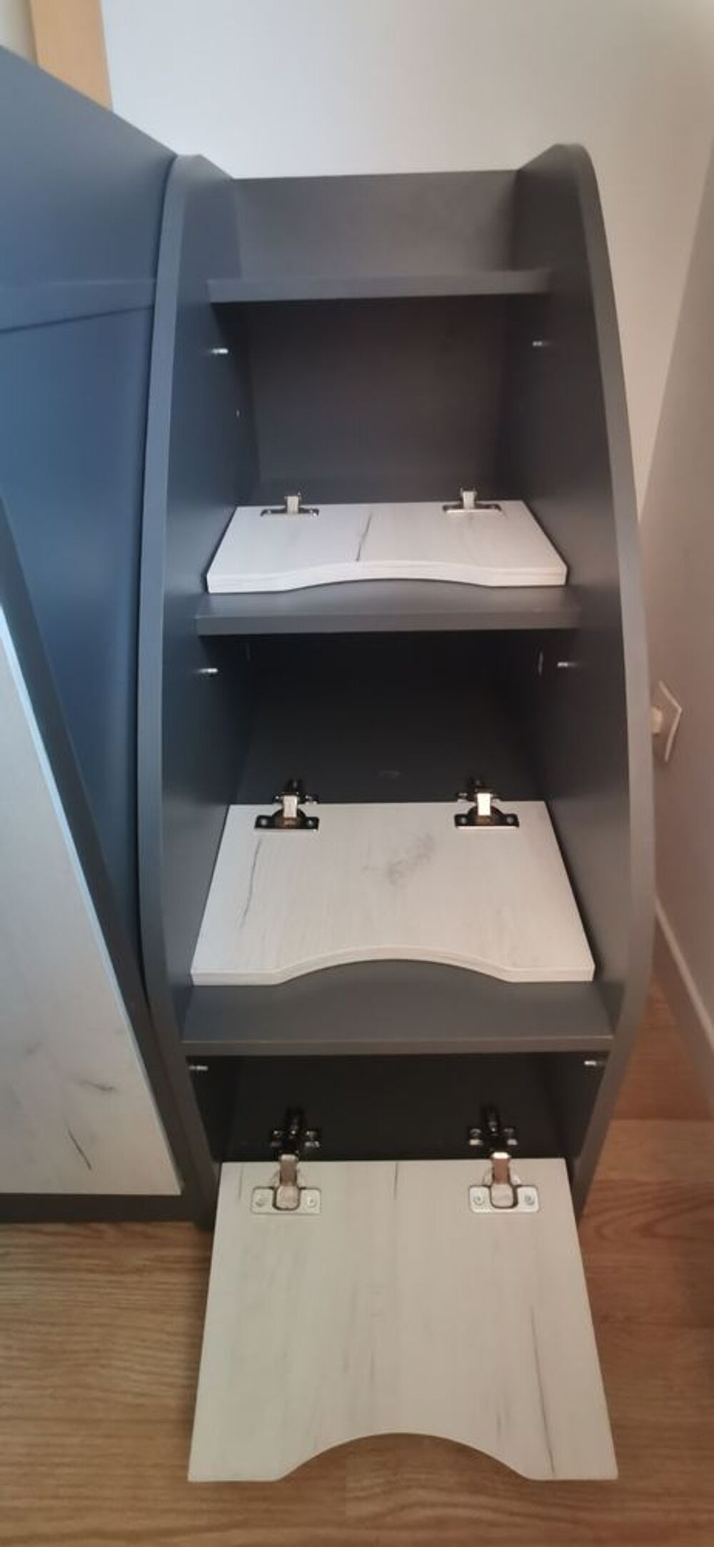 Lit avec rangement et bureau coulissant + sommier Mobilier enfants