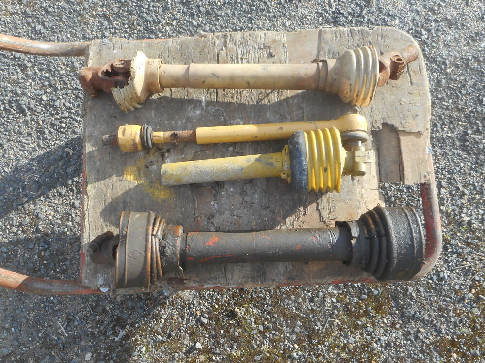 plusieurs cardan agricole faire prix + un chariot faire prix Bricolage