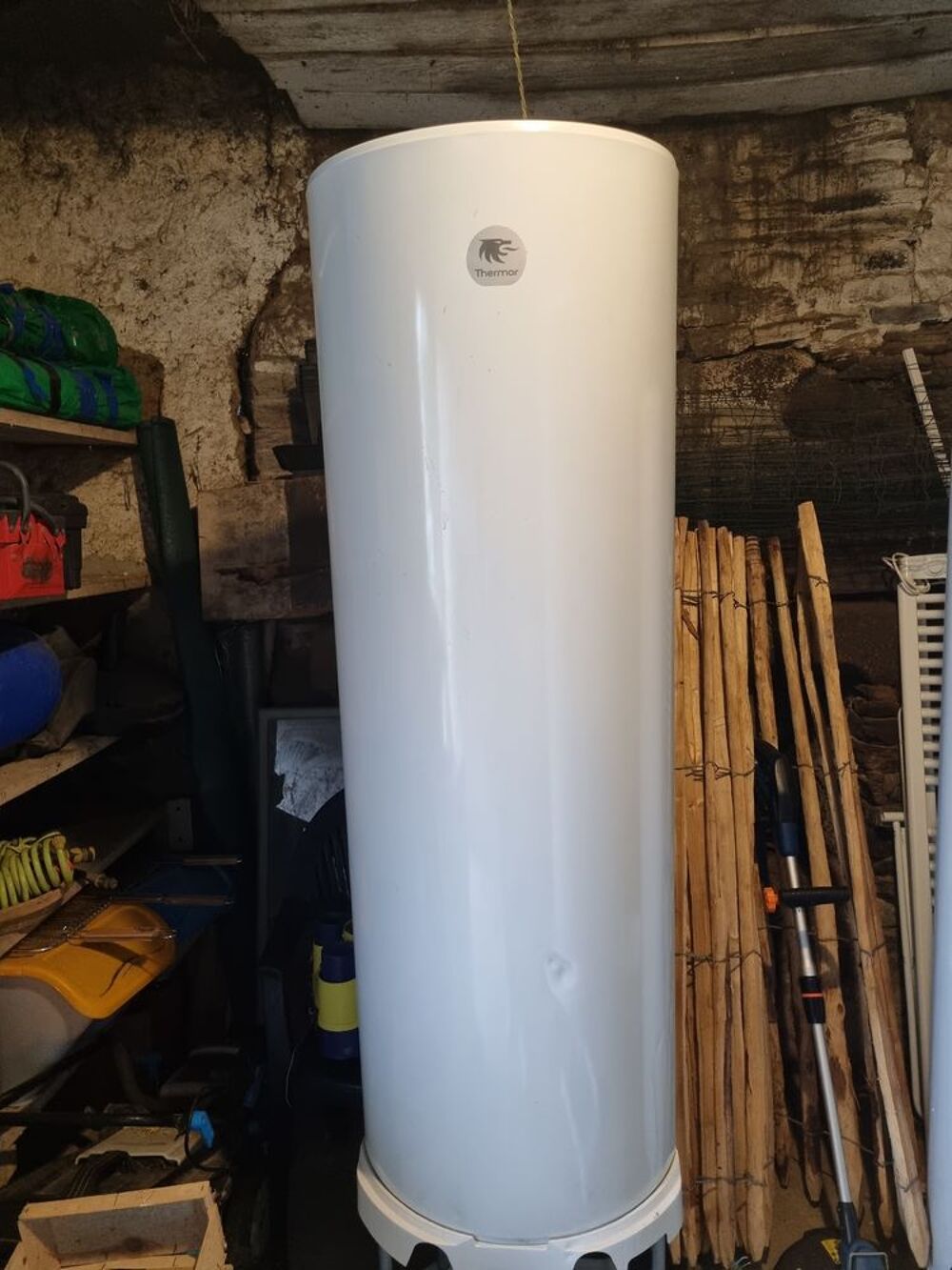 Chauffe-eau &eacute;lectrique vertical mural Duralis 200 litres ACI Bricolage