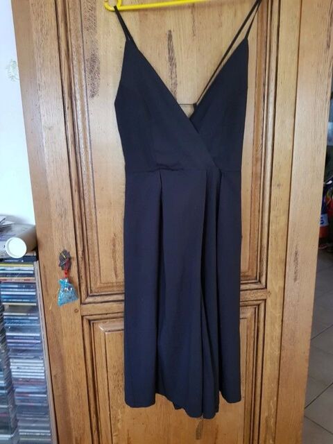 Combi bermuda noir dos nu tr�s bon etat bretelles fines mesu 12 Viriat (01)