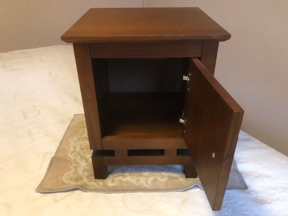 Armoire de style chinois et 2 chevets Meubles