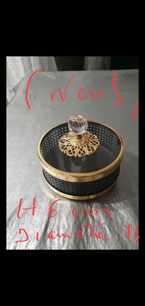 bo�te noire et dor� ( neuf) 4 Bron (69)