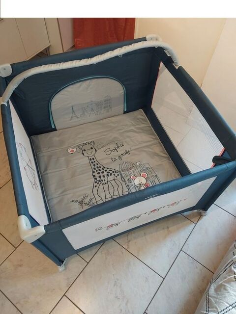 Parc sophie la girafe + tapis Rebigue (31)