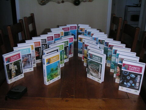 2 euros la cassettes impeccables VHS de PH . Cousteau 2 Le Havre (76)