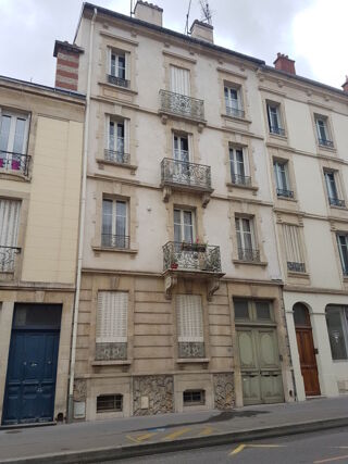  Appartement à louer 2 pièces 52 m²
