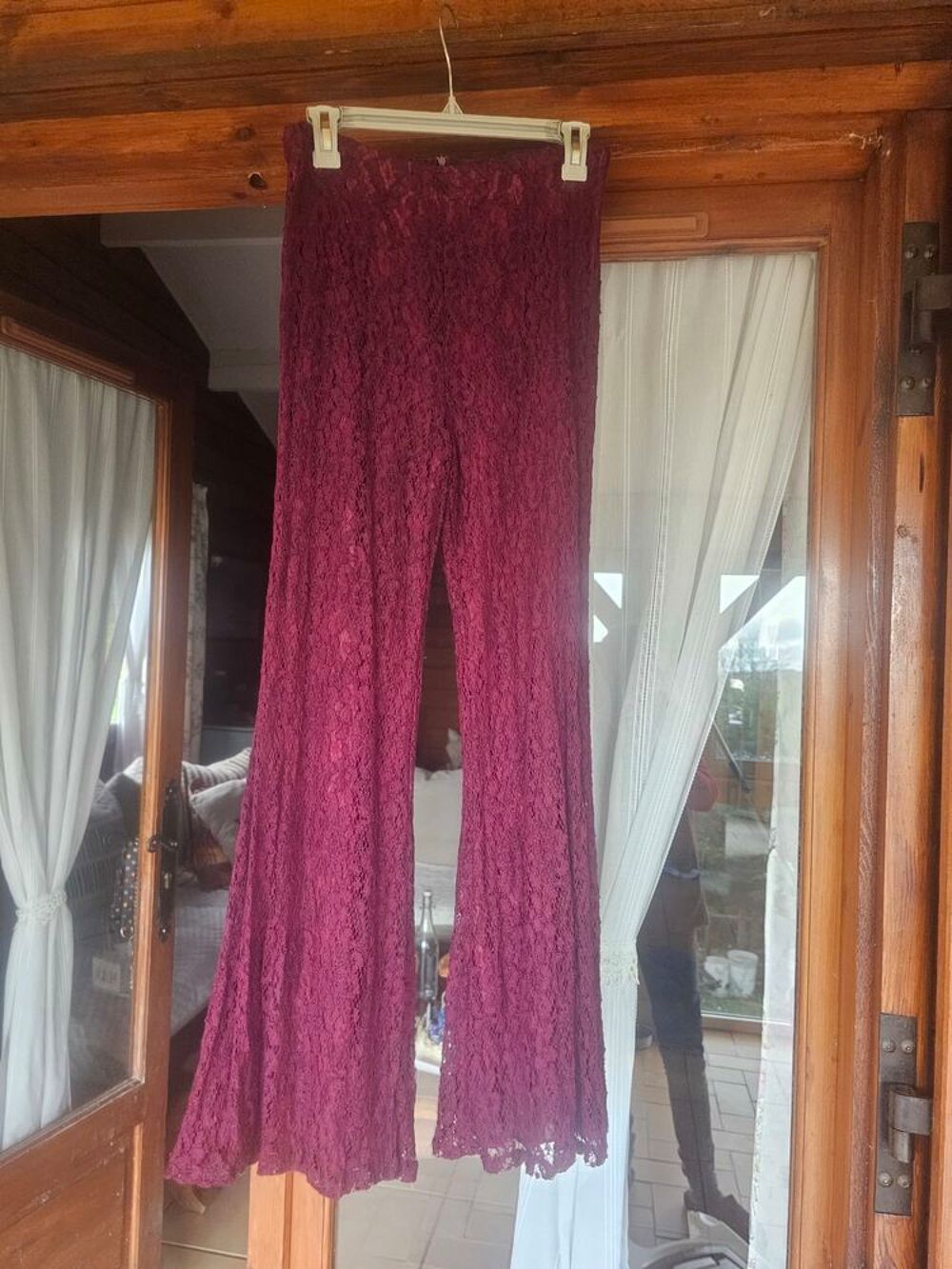 SUPERBE ENSEMBLE TOUT EN DENTELLE Vêtements