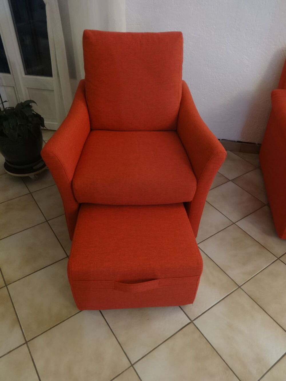 Fauteuil avec pouf Meubles