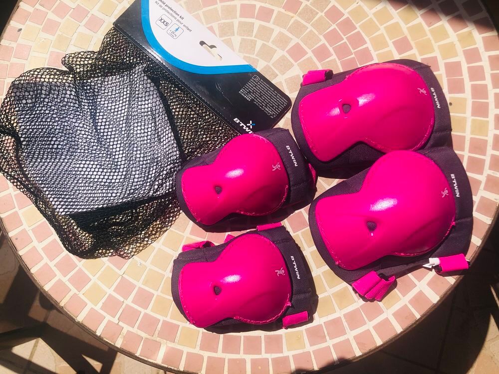 rollers 4 roues, casque et protections Sports