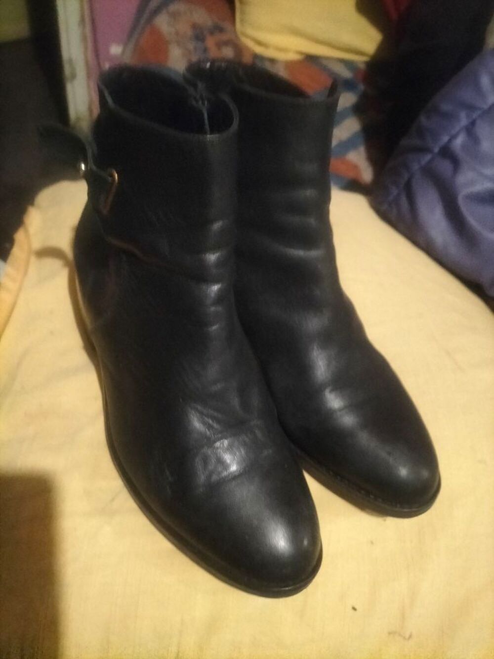 Boots cuir Minelli pointure 38 tr&egrave;s bon &eacute;tat Chaussures