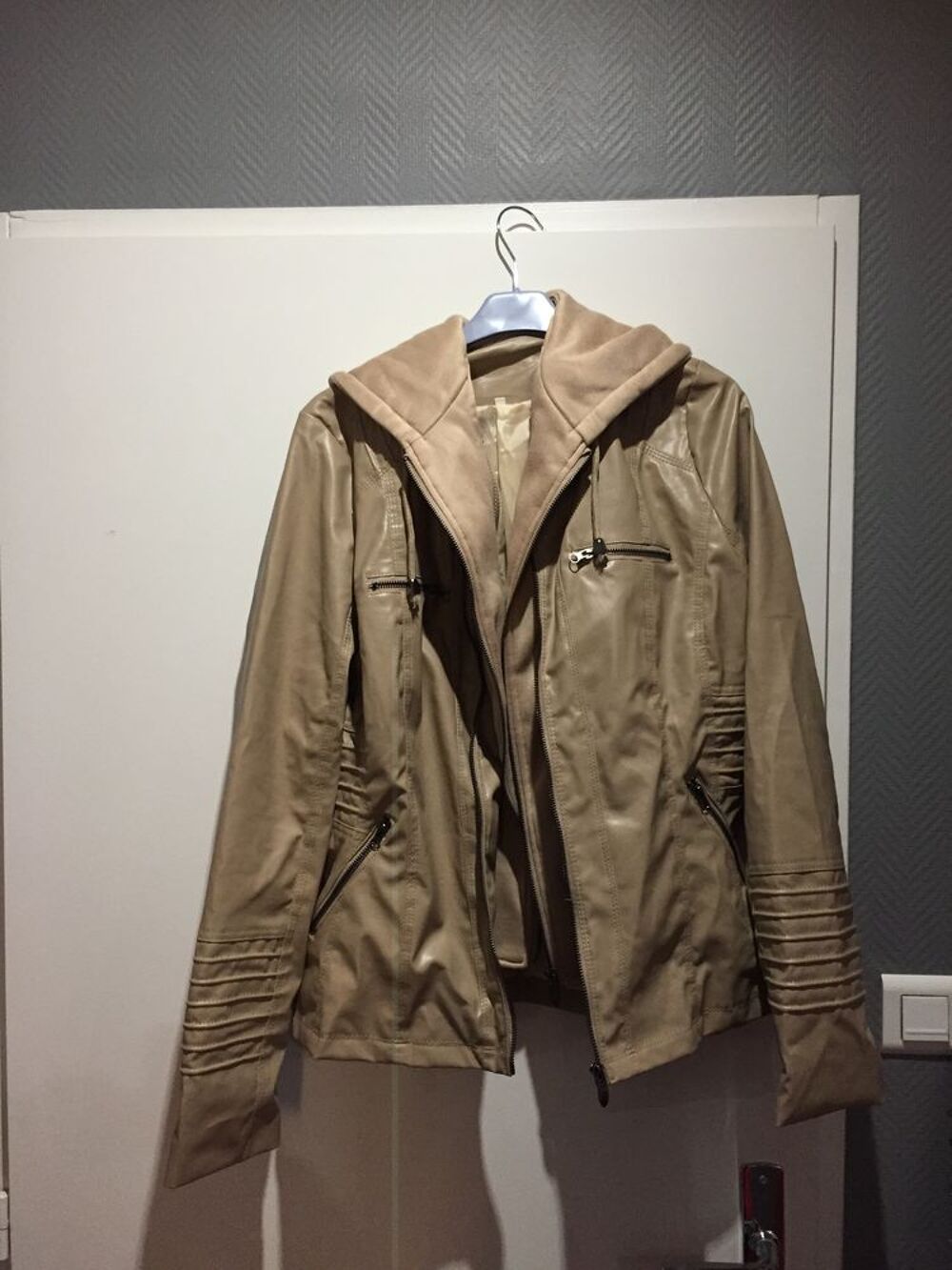 blouson beige Vêtements