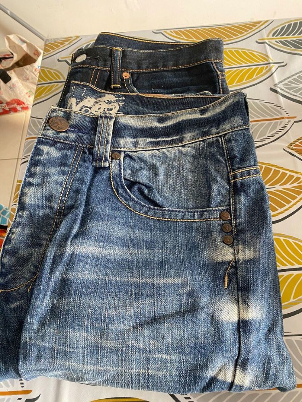 5 JEANS HOMME 
Vêtements