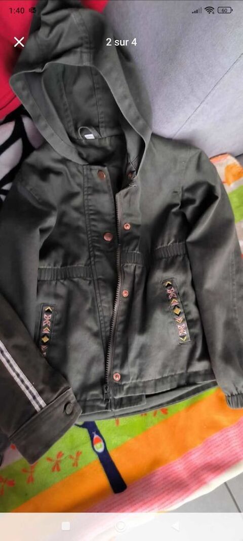 lot veste enfant 8 ans 3 Meilhaud (63)