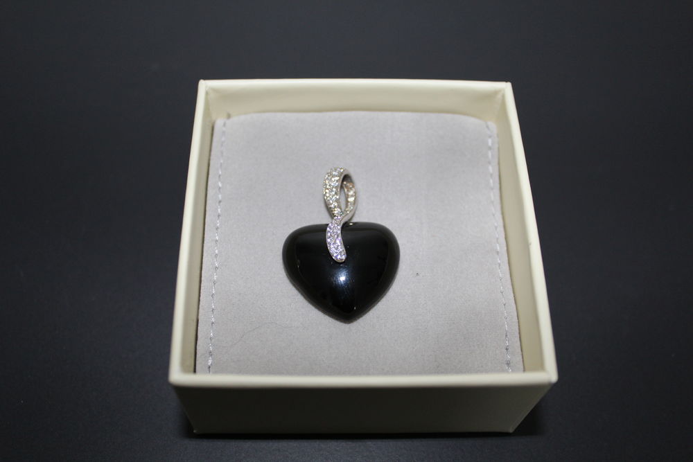 Pendentif argent 925 /onyx / oxydes de zirconium Bijoux et montres