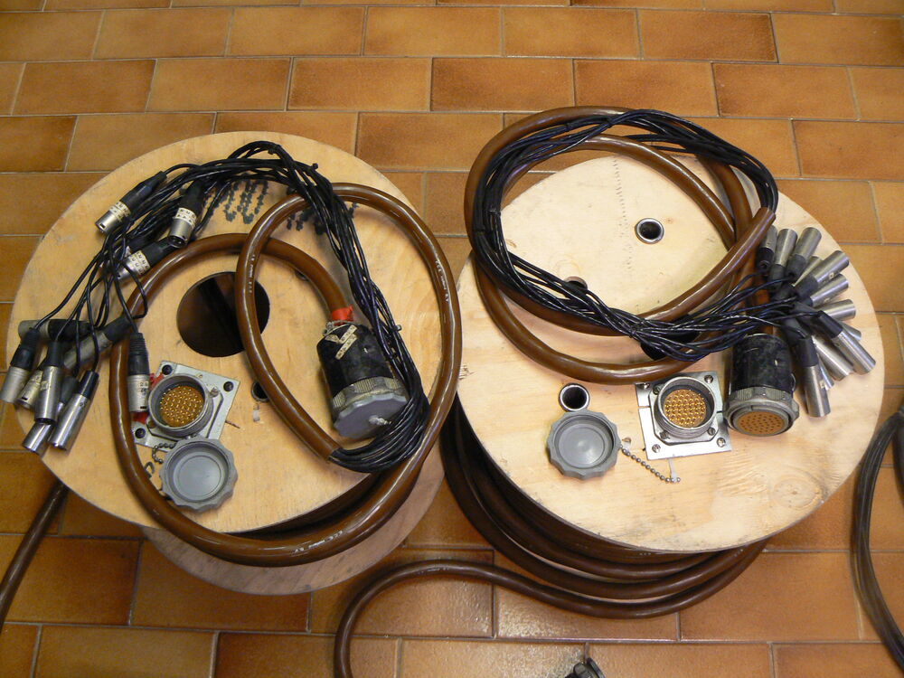 2 Multi cables 12 pairs 
Instruments de musique