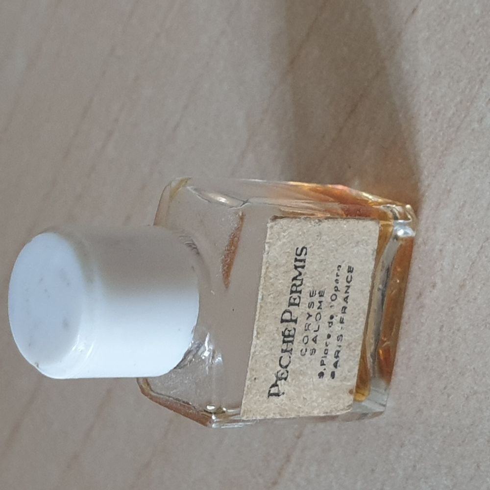 miniature de parfum P&eacute;ch&eacute; Permis de Corse Salom&eacute;. 