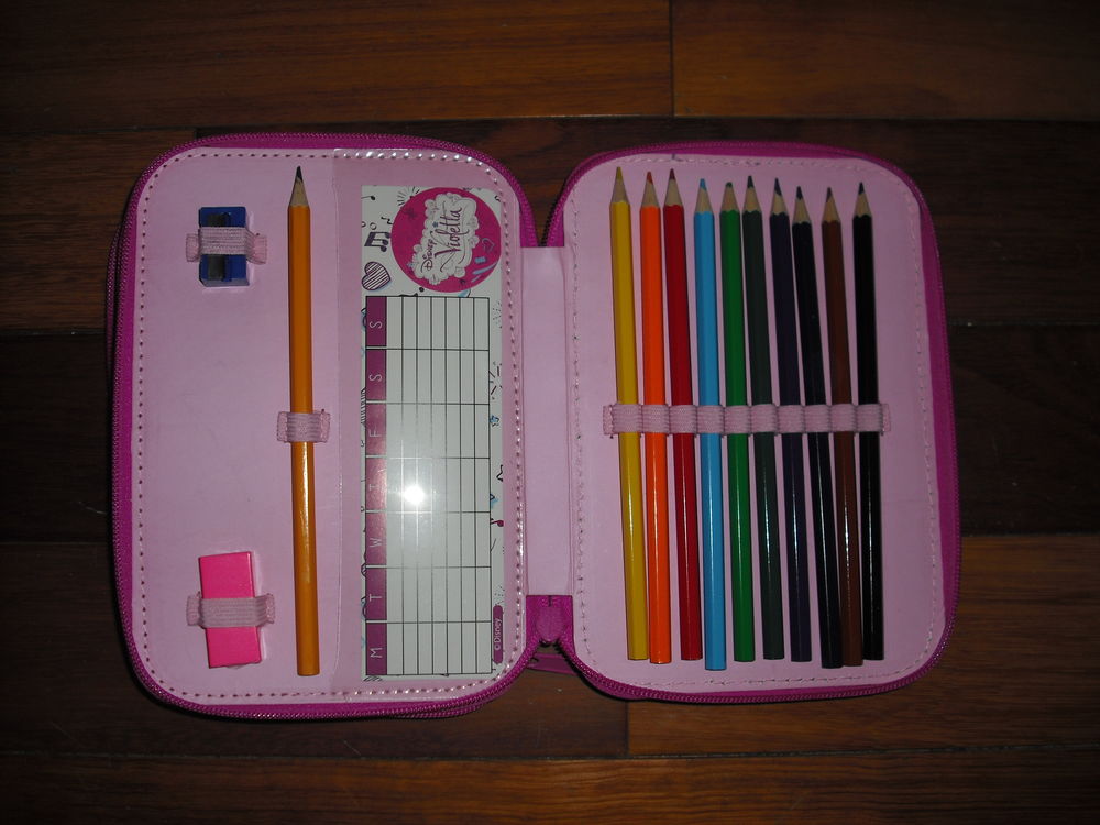Trousse scolaire Violetta de la marque Disney Neuve Jeux / jouets