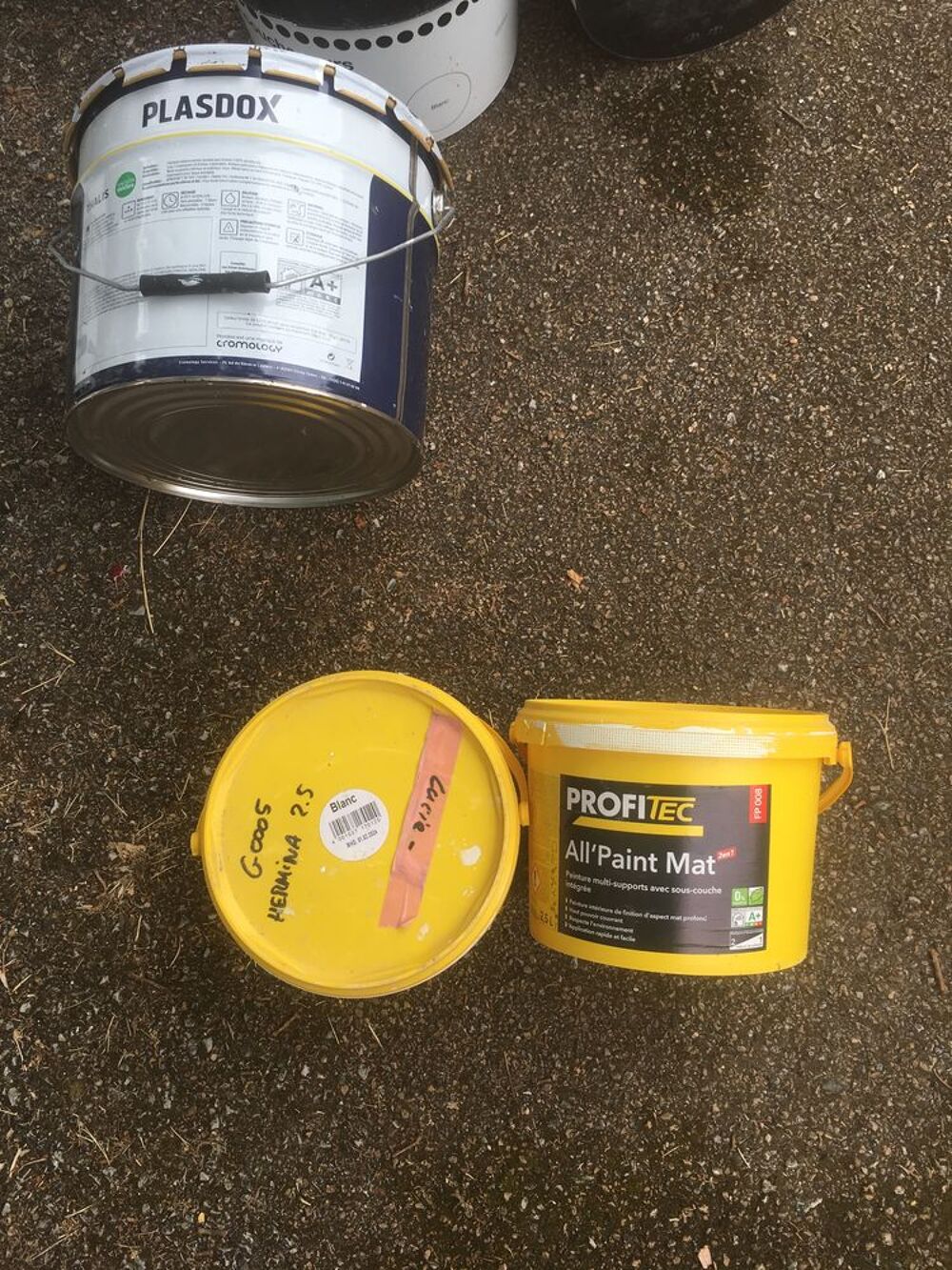 Peinture/vernis/tollens microporeuse/d&eacute;capant
Le lot 21 pots Bricolage