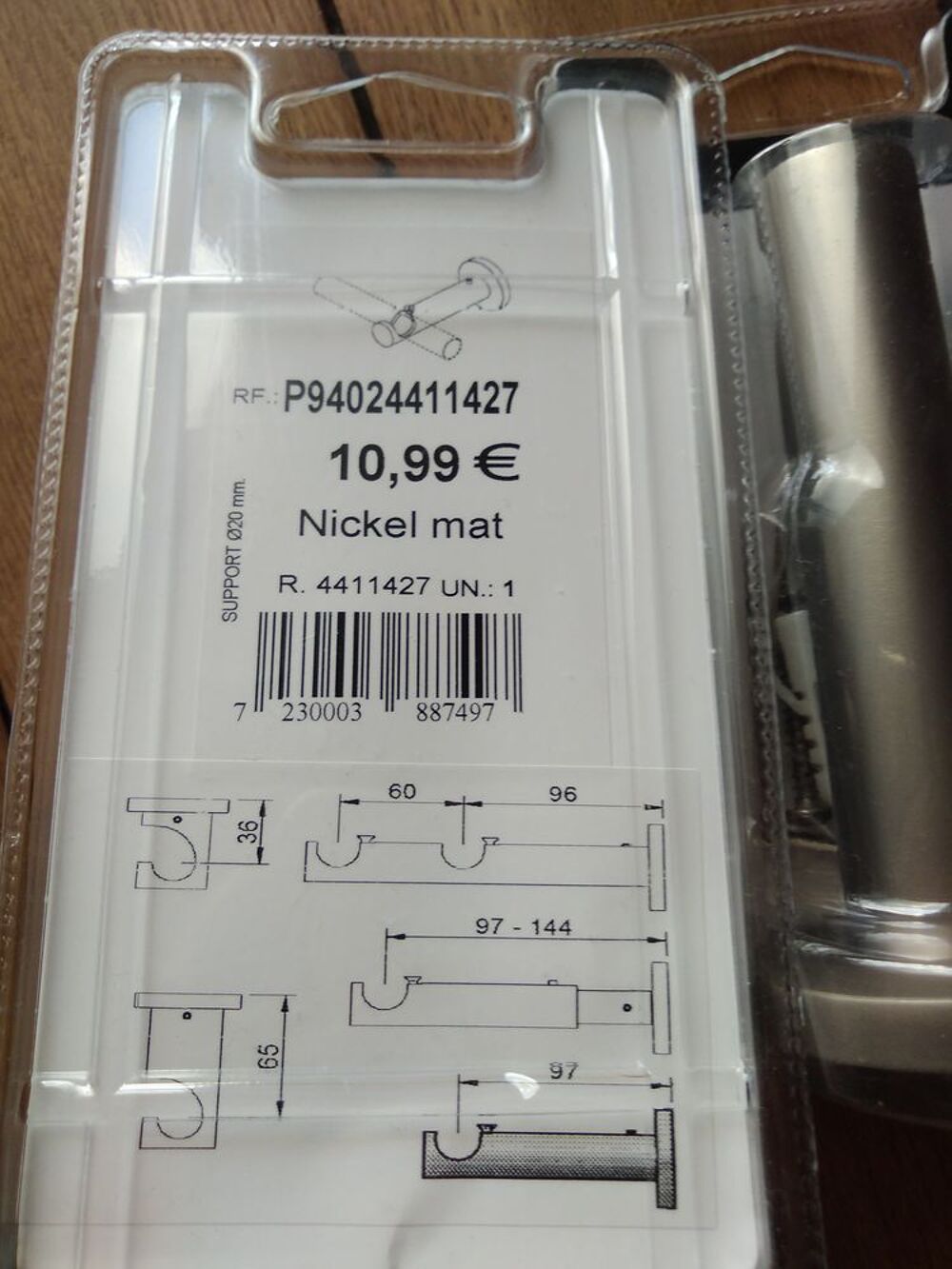 Support pour tringle &agrave; rideaux. Neuf jamais d&eacute;ball&eacute; Décoration