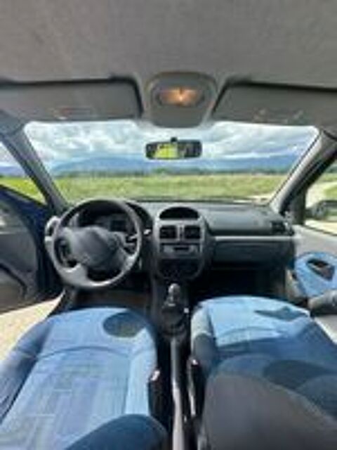 Clio II Clio 1.4i 16V MTV 2000 occasion 74580 Viry