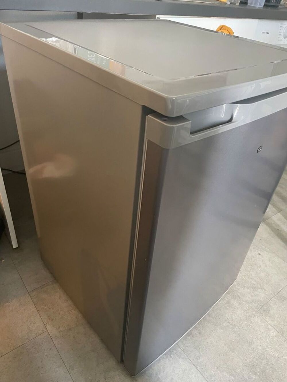 R&eacute;frig&eacute;rateur Top EssentielB gris Electroménager