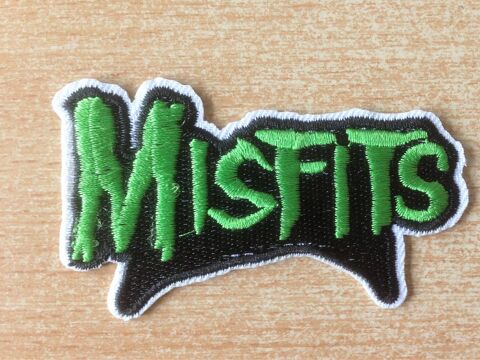 écusson brodé logo misfits 7,5x4,5 cm  5 Carnon Plage (34)